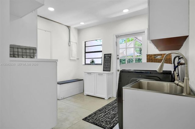 5801 SW 37th Terrace, Dania Beach, FL 33312