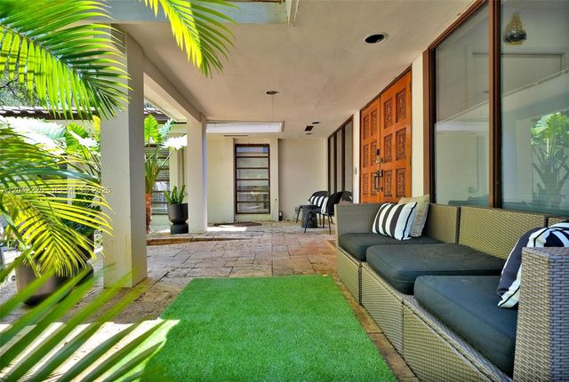 5801 SW 37th Terrace, Dania Beach, FL 33312
