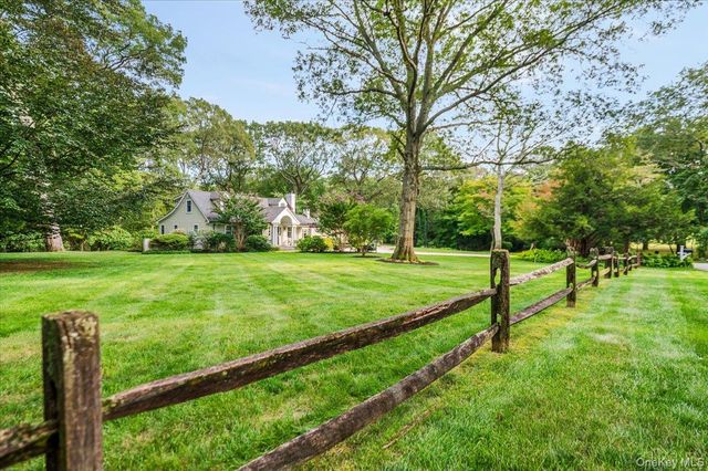 203 Sunset Road, Oyster Bay Cove, NY 11771