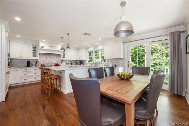 203 Sunset Road, Oyster Bay Cove, NY 11771