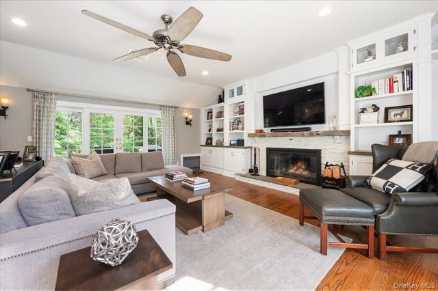 203 Sunset Road, Oyster Bay Cove, NY 11771