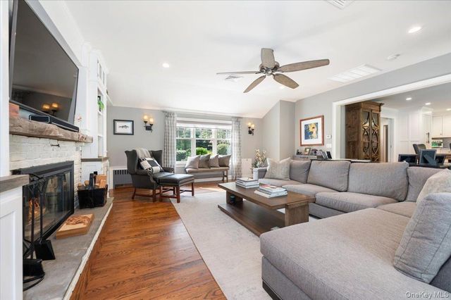 203 Sunset Road, Oyster Bay Cove, NY 11771