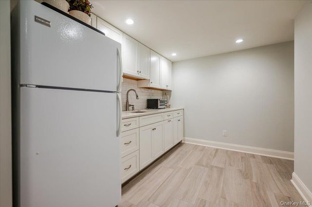 203 Sunset Road, Oyster Bay Cove, NY 11771