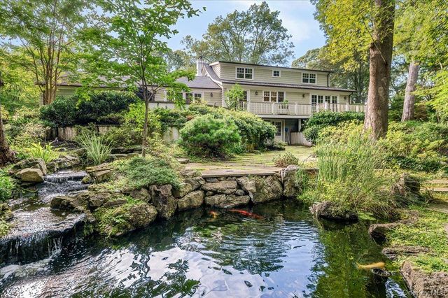 203 Sunset Road, Oyster Bay Cove, NY 11771