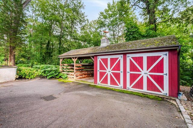 203 Sunset Road, Oyster Bay Cove, NY 11771