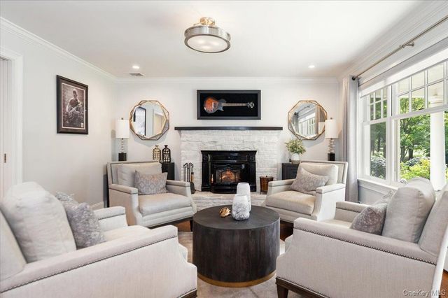 203 Sunset Road, Oyster Bay Cove, NY 11771