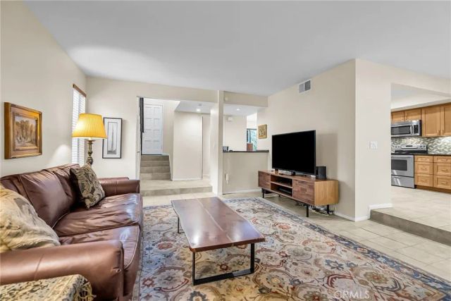 2252 El Capitan, Riverside, CA 92506