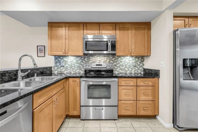 2252 El Capitan, Riverside, CA 92506