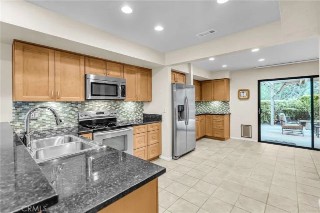 2252 El Capitan, Riverside, CA 92506