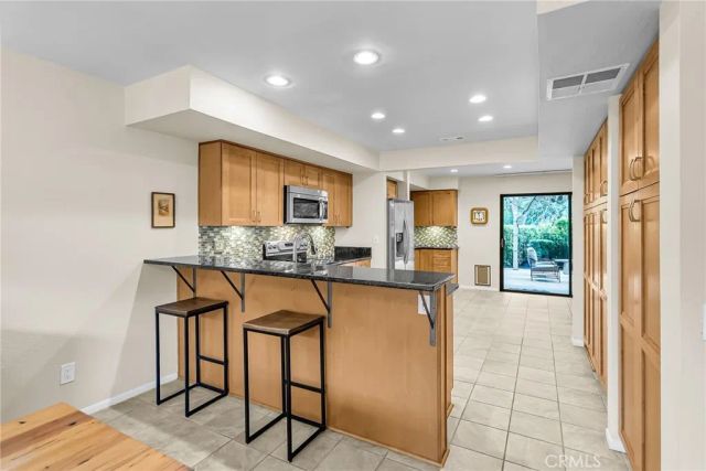 2252 El Capitan, Riverside, CA 92506