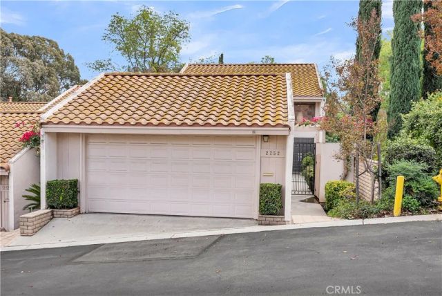 2252 El Capitan, Riverside, CA 92506