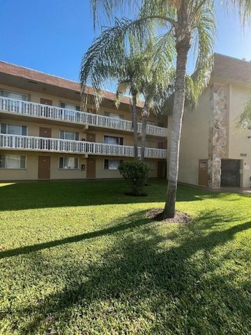 600 Village Green Court C-110, Palm Springs, FL 33461