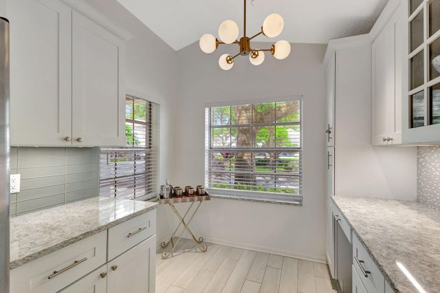 15 Admirals Court, Palm Beach Gardens, FL 33418