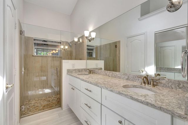 15 Admirals Court, Palm Beach Gardens, FL 33418