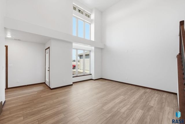 6123 S Bison Pl Place, Sioux Falls, SD 57108