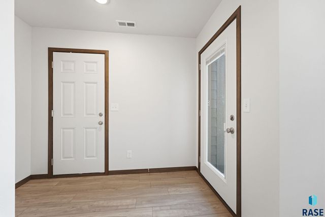 6123 S Bison Pl Place, Sioux Falls, SD 57108