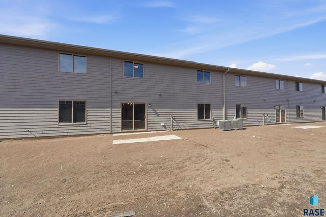 6123 S Bison Pl Place, Sioux Falls, SD 57108