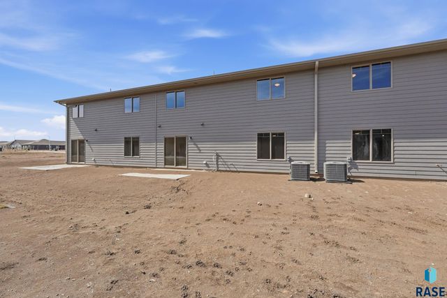 6123 S Bison Pl Place, Sioux Falls, SD 57108