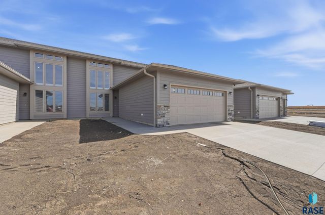 6123 S Bison Pl Place, Sioux Falls, SD 57108