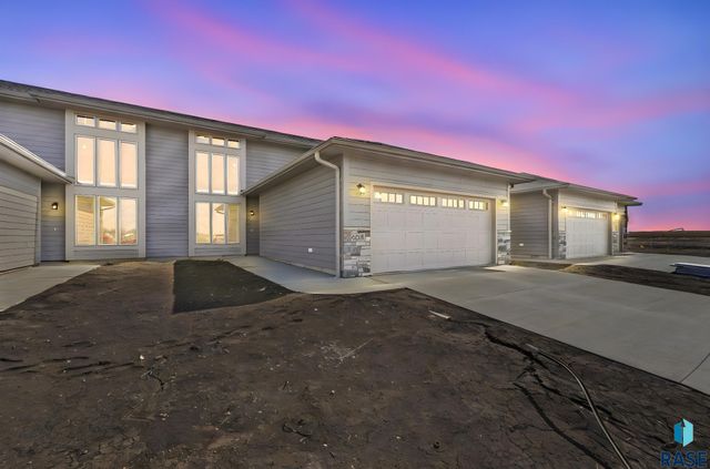 6123 S Bison Pl Place, Sioux Falls, SD 57108