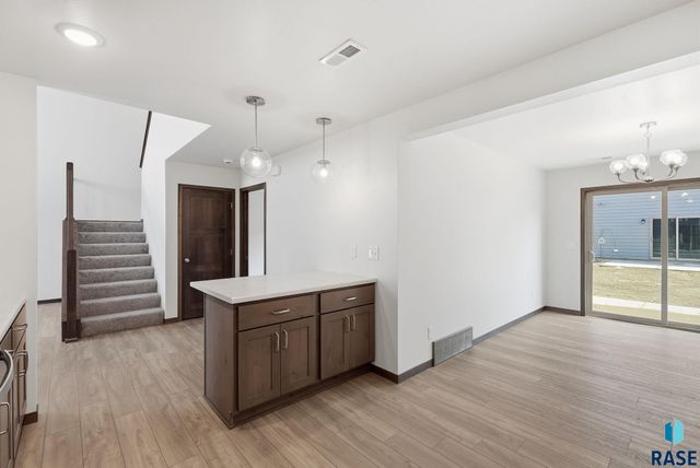 6123 S Bison Pl Place, Sioux Falls, SD 57108