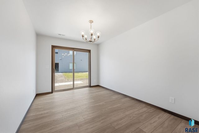 6123 S Bison Pl Place, Sioux Falls, SD 57108