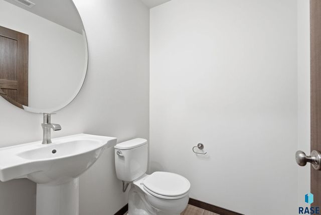 6123 S Bison Pl Place, Sioux Falls, SD 57108