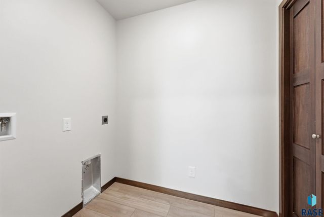 6123 S Bison Pl Place, Sioux Falls, SD 57108