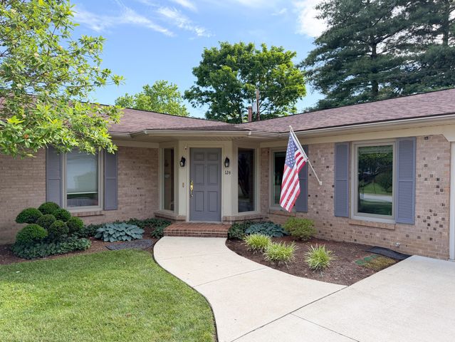 124 Yorkshire Court, Versailles, KY 40383