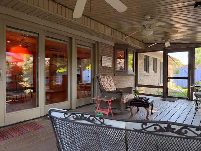 124 Yorkshire Court, Versailles, KY 40383