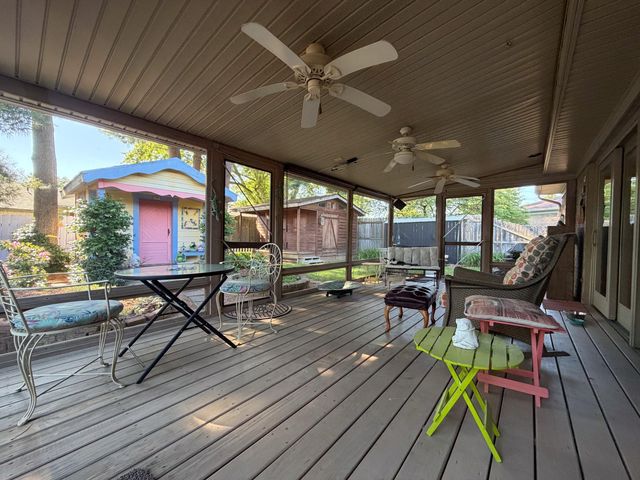 124 Yorkshire Court, Versailles, KY 40383