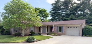 124 Yorkshire Court, Versailles, KY 40383