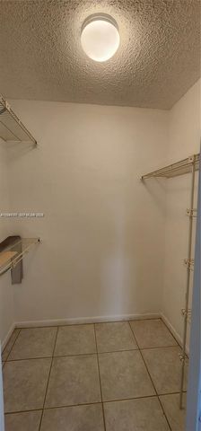 931 NE 199th Street 20222, Miami, FL 33179