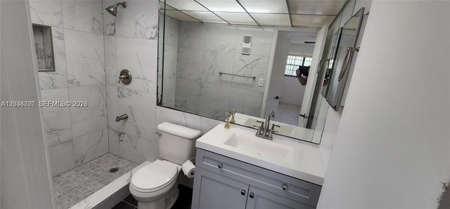 931 NE 199th Street 20222, Miami, FL 33179