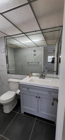 931 NE 199th Street 20222, Miami, FL 33179