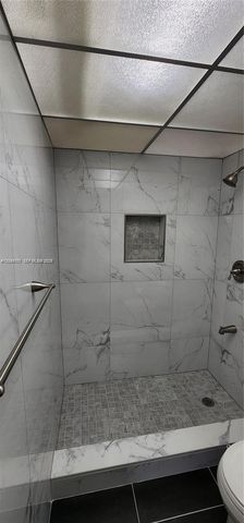 931 NE 199th Street 20222, Miami, FL 33179