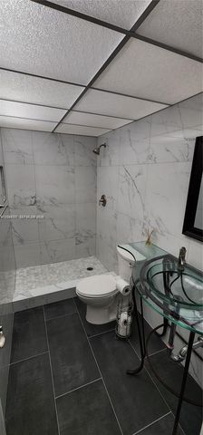 931 NE 199th Street 20222, Miami, FL 33179
