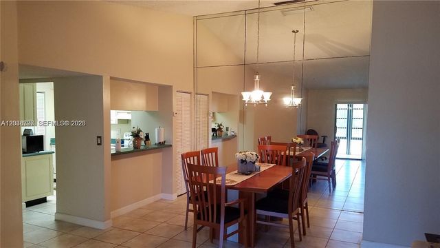 931 NE 199th Street 20222, Miami, FL 33179