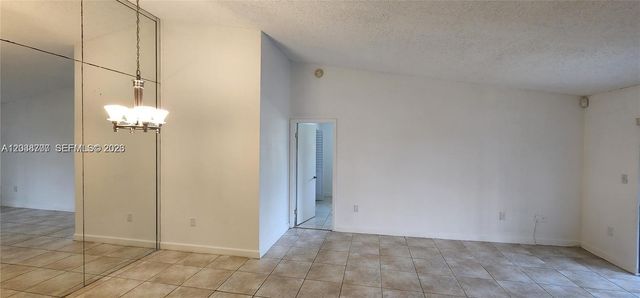 931 NE 199th Street 20222, Miami, FL 33179