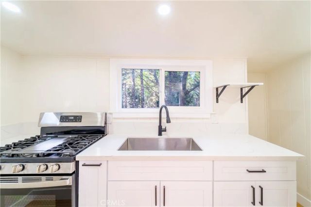 982 Oak, Crestline, CA 92325