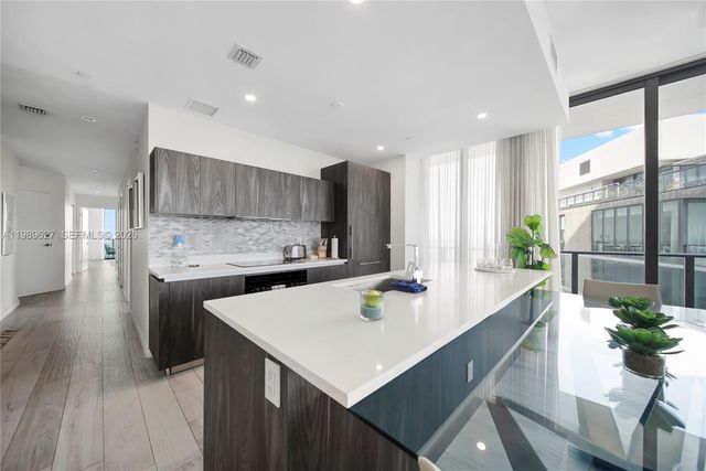 480 NE 31st St 4907, Miami, FL 33137