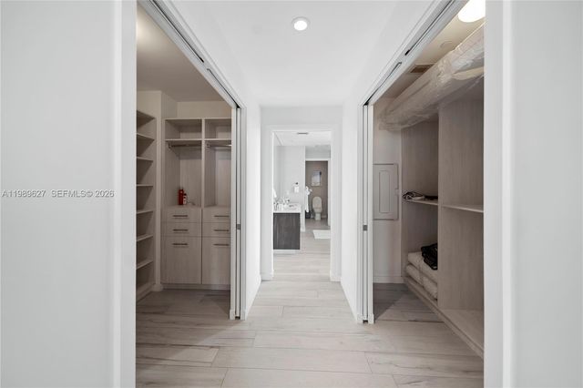 480 NE 31st St 4907, Miami, FL 33137