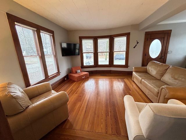 226 Monroe Street, Saline, MI 48176