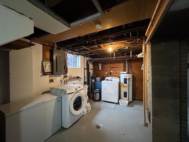 226 Monroe Street, Saline, MI 48176