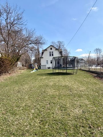 226 Monroe Street, Saline, MI 48176