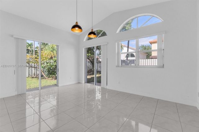 10997 NW 58th Ter, Doral, FL 33178