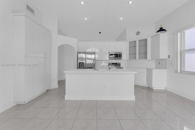 10997 NW 58th Ter, Doral, FL 33178