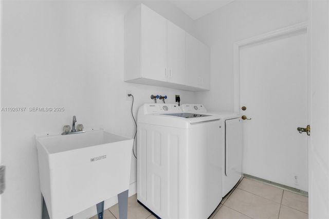 10997 NW 58th Ter, Doral, FL 33178