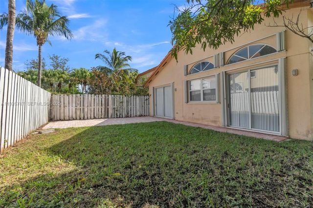 10997 NW 58th Ter, Doral, FL 33178