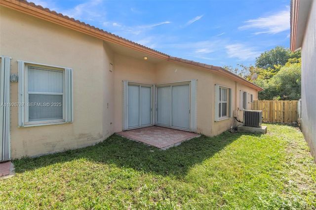 10997 NW 58th Ter, Doral, FL 33178